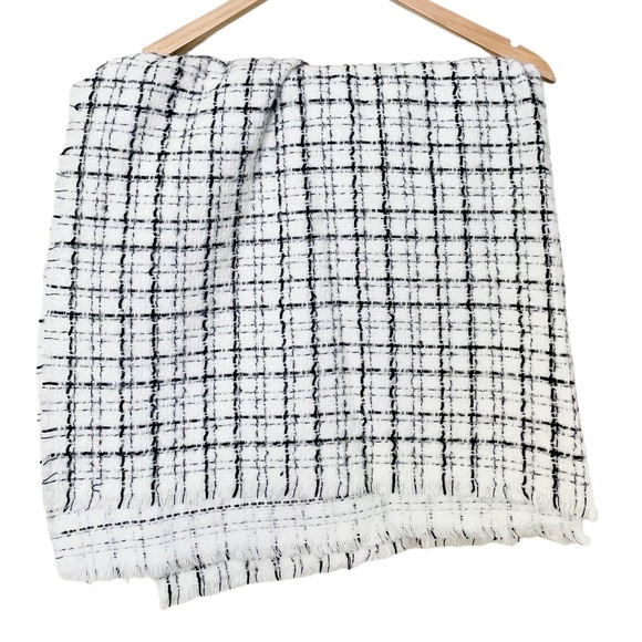 Zara Accessories - Zara White Plaid Blanket Scarf